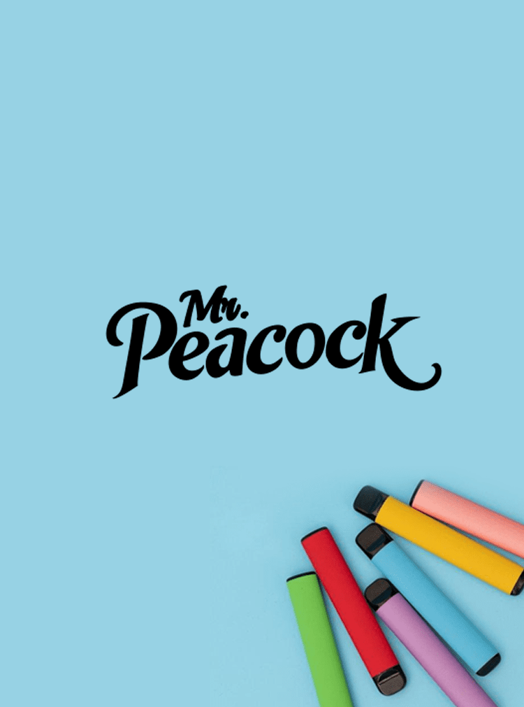 Kolorowe markery na niebieskim tle