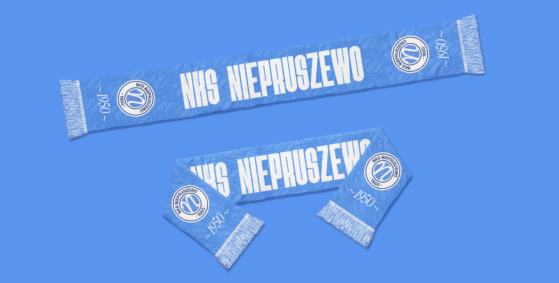 Szalik w kolorze niebieskim z napisem