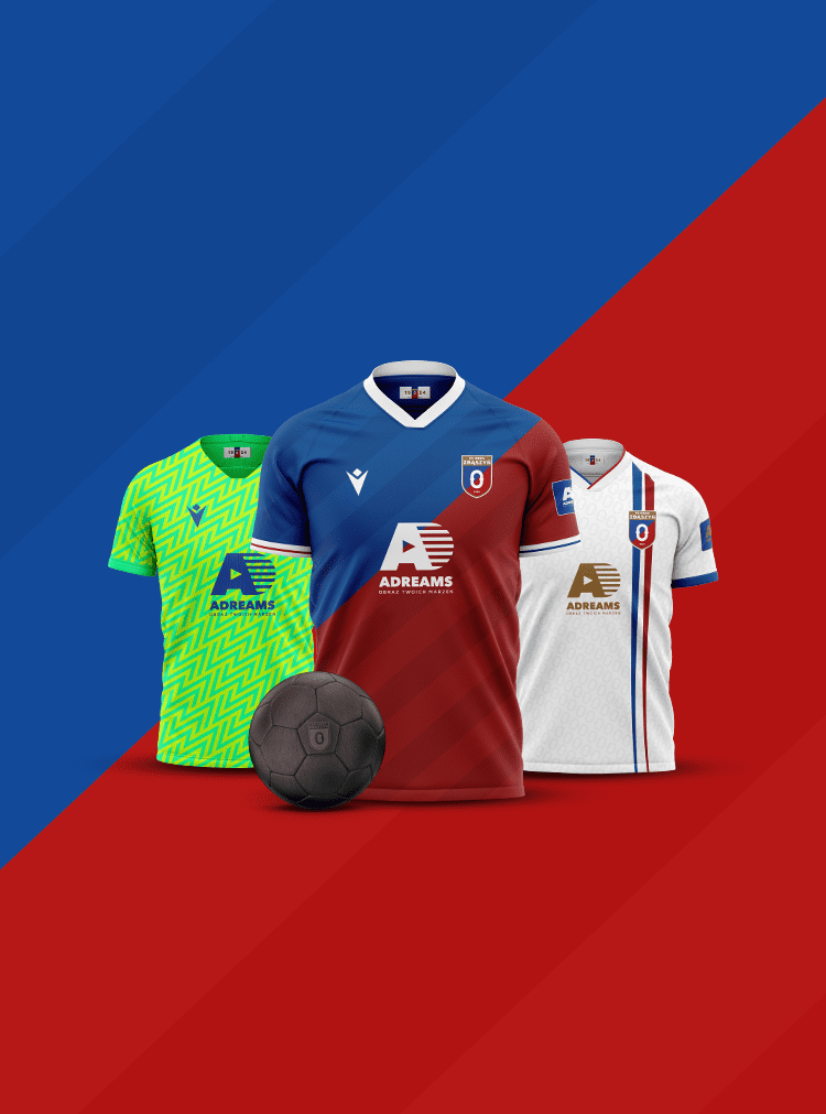 Trzy koszulki piłkarskie w kolorach